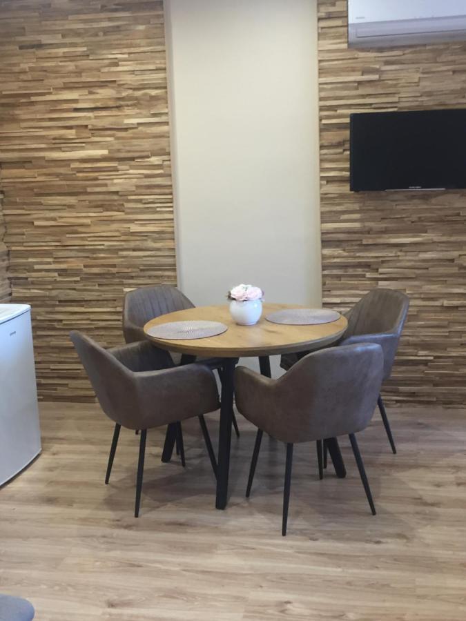Family Apartmanhaz Apartment Нагиканиша Екстериор снимка