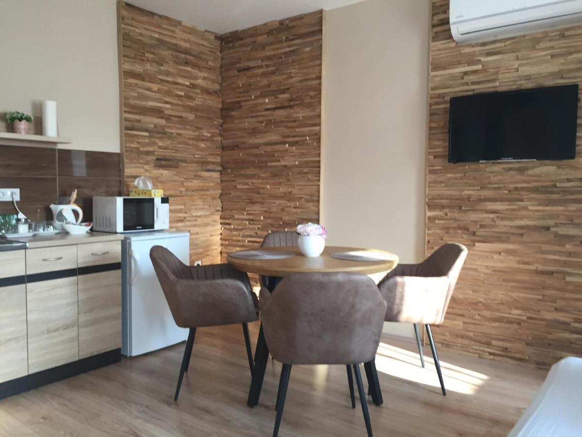 Family Apartmanhaz Apartment Нагиканиша Екстериор снимка