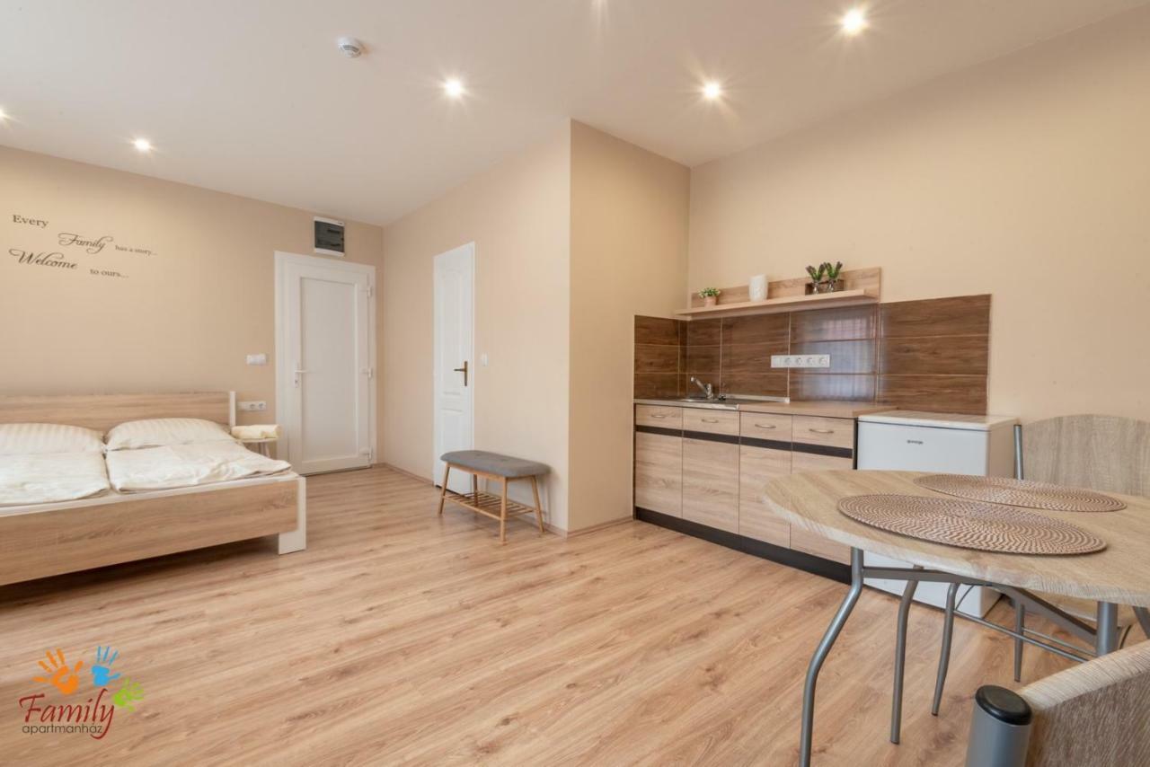 Family Apartmanhaz Apartment Нагиканиша Екстериор снимка