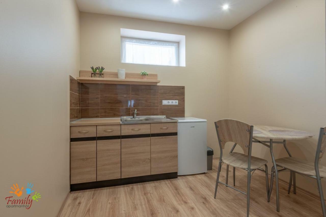 Family Apartmanhaz Apartment Нагиканиша Екстериор снимка