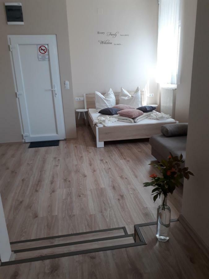 Family Apartmanhaz Apartment Нагиканиша Екстериор снимка